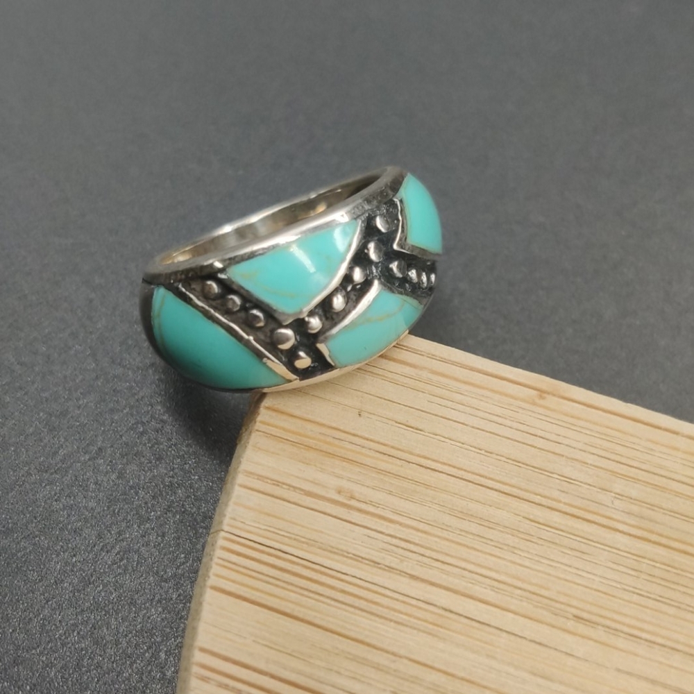 Turquoise Silver Ring - Picture 3 of 8